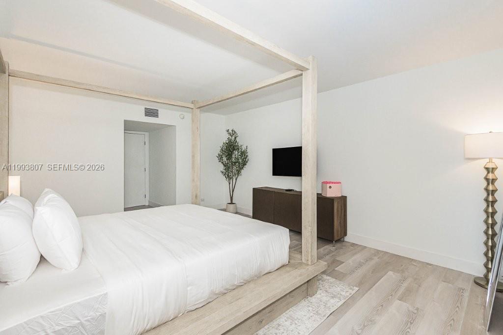 RONEY PALACE CONDO - Residential Lease