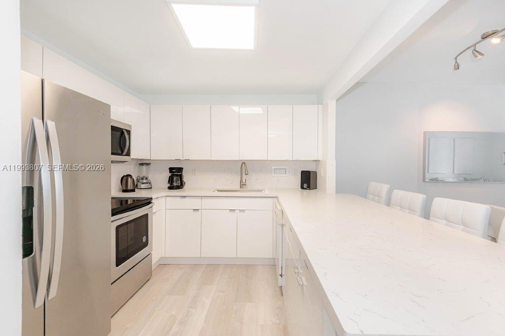 RONEY PALACE CONDO - Residential Lease