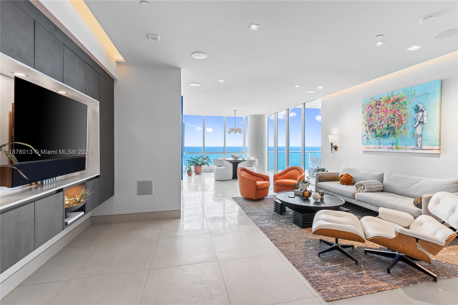 CONTINUUM ON SOUTH BEACH - Residential