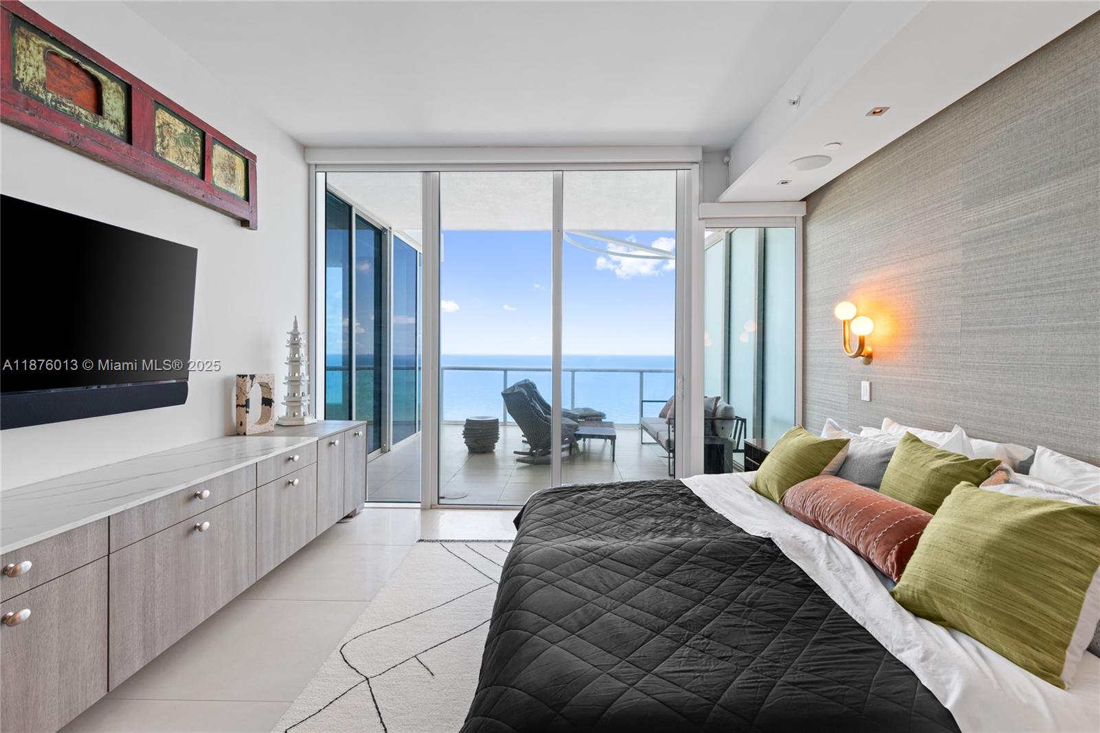 CONTINUUM ON SOUTH BEACH - Residential