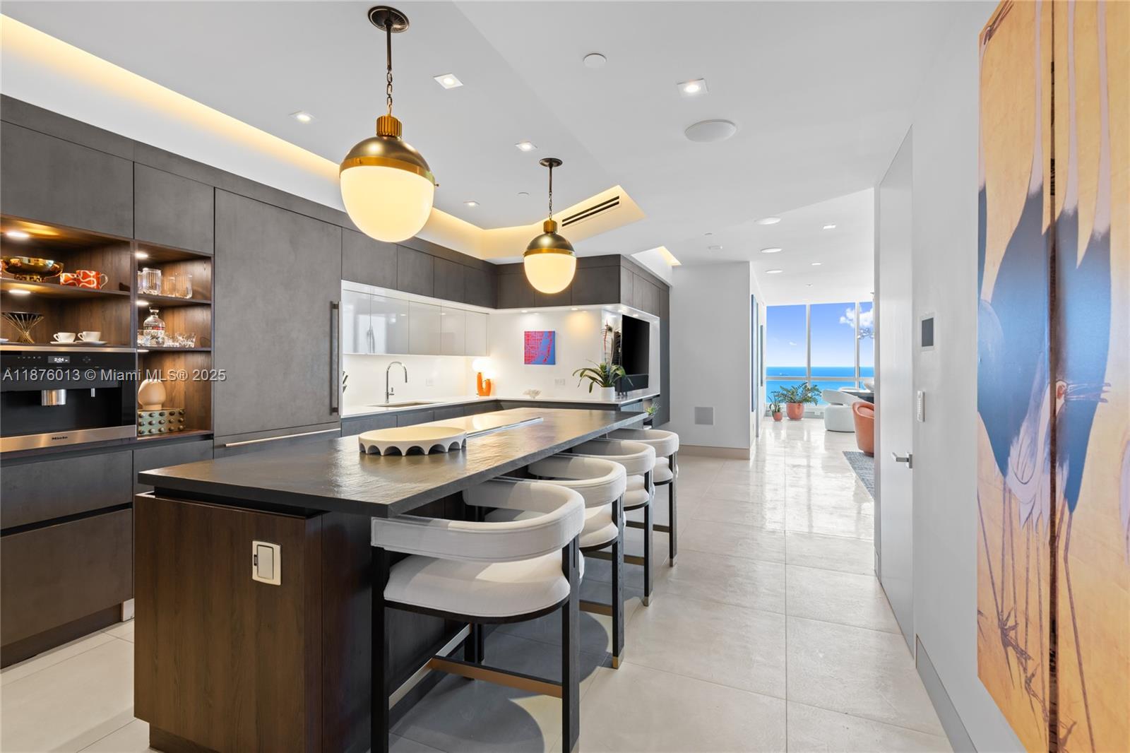 CONTINUUM ON SOUTH BEACH - Residential