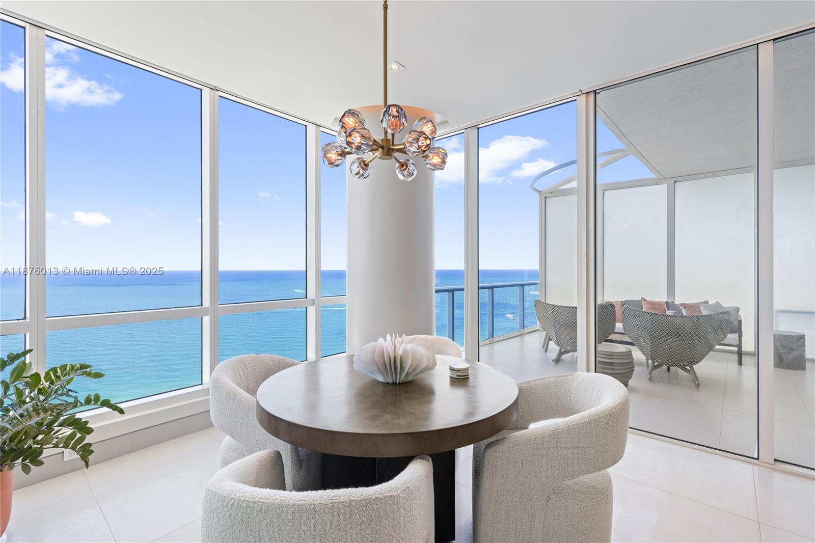 CONTINUUM ON SOUTH BEACH - Residential