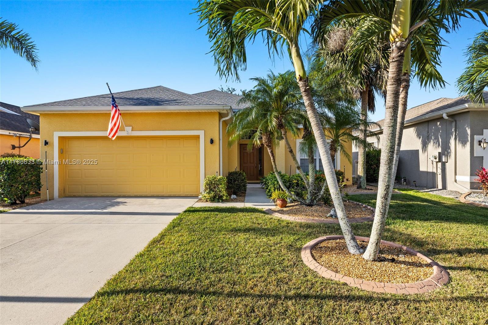9723 Gladiolus Bulb Loop, Fort Myers, Lee County, Florida - 3 Bedrooms  
2 Bathrooms - 