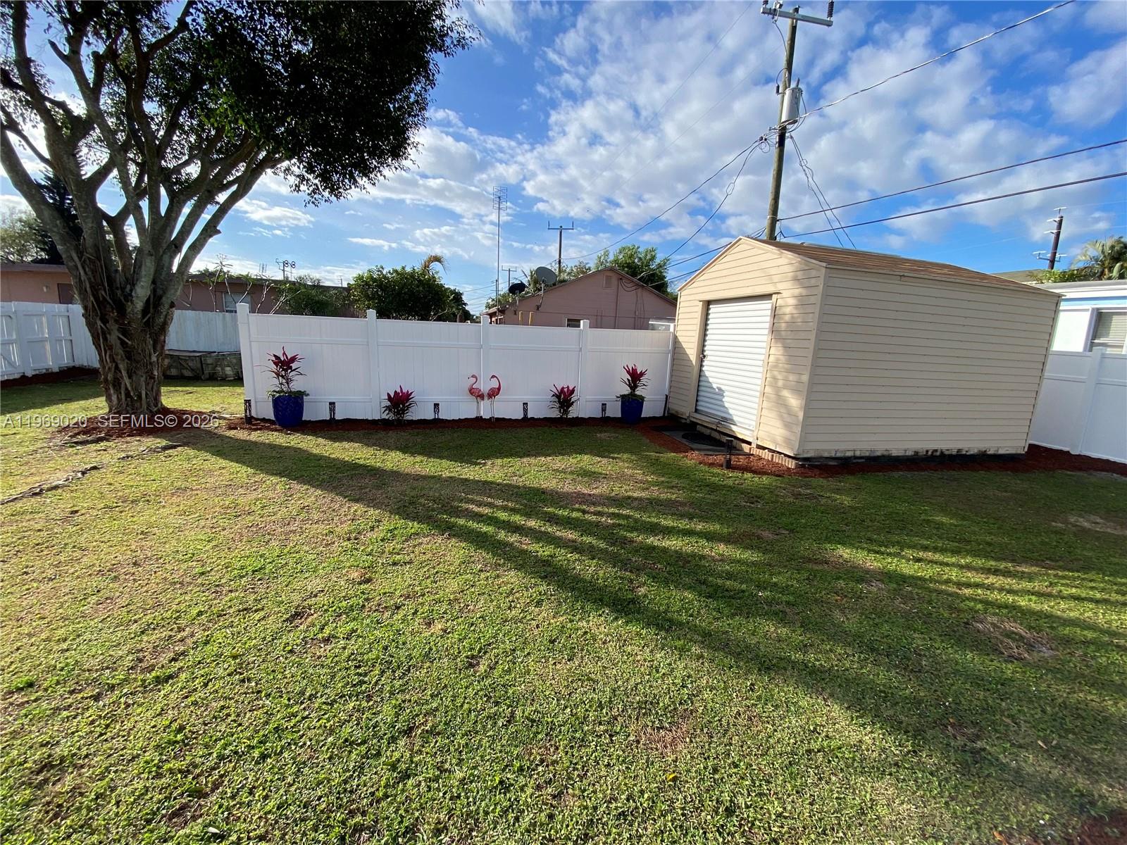 LAKE ECHO - Residential