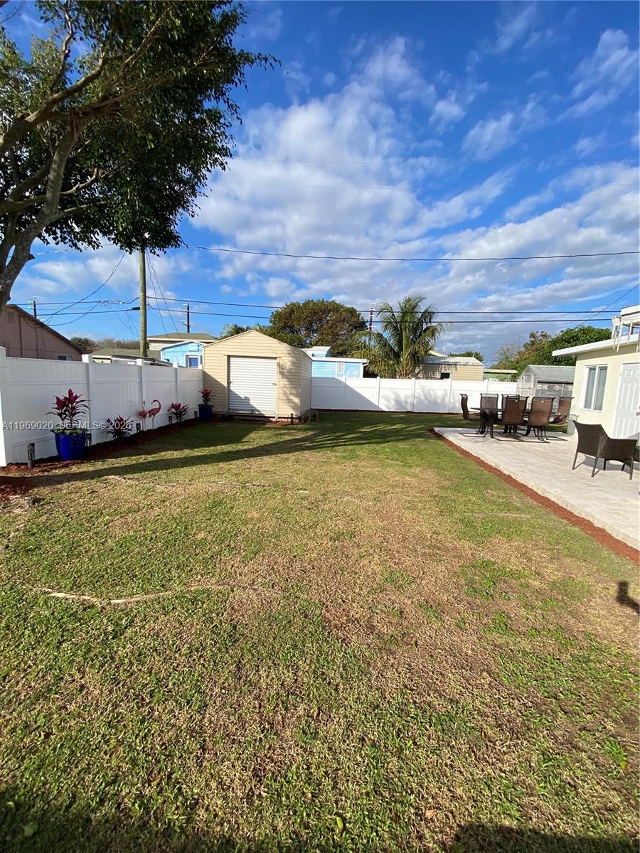 LAKE ECHO - Residential