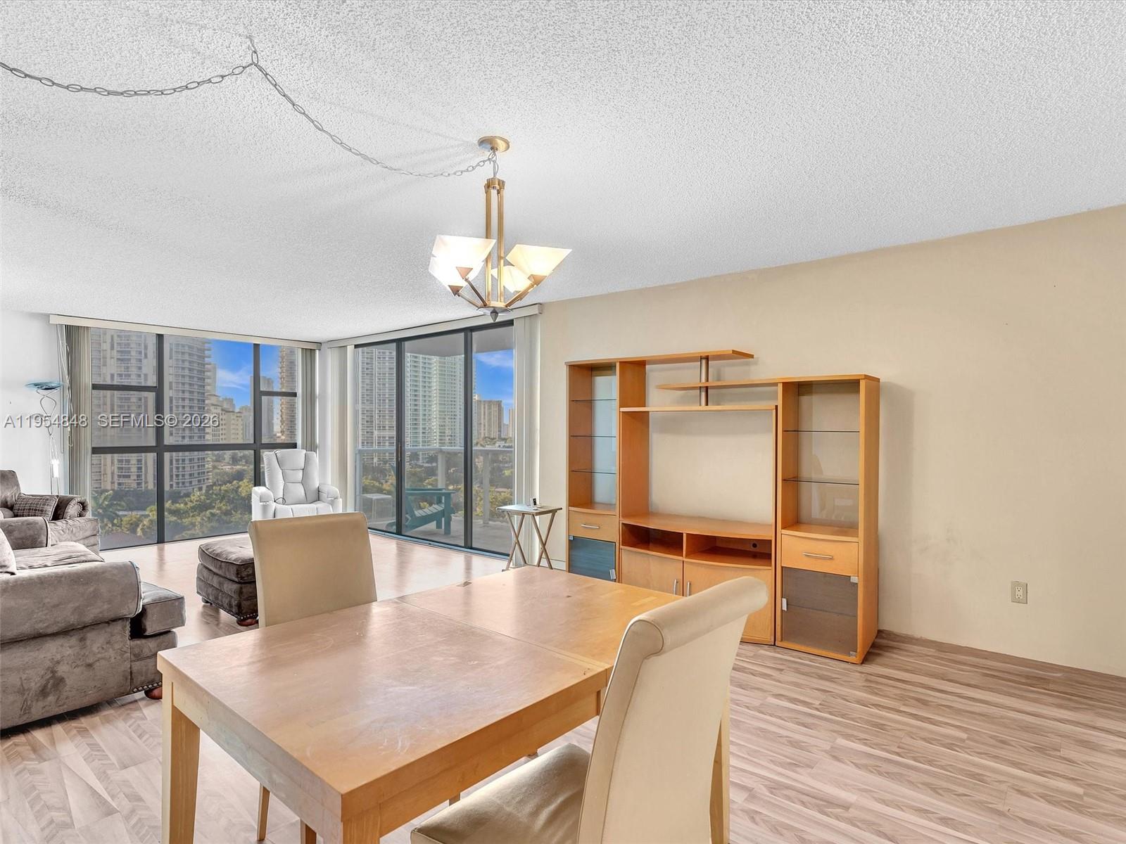 FLAMENCO CONDO TOWER I - Residential