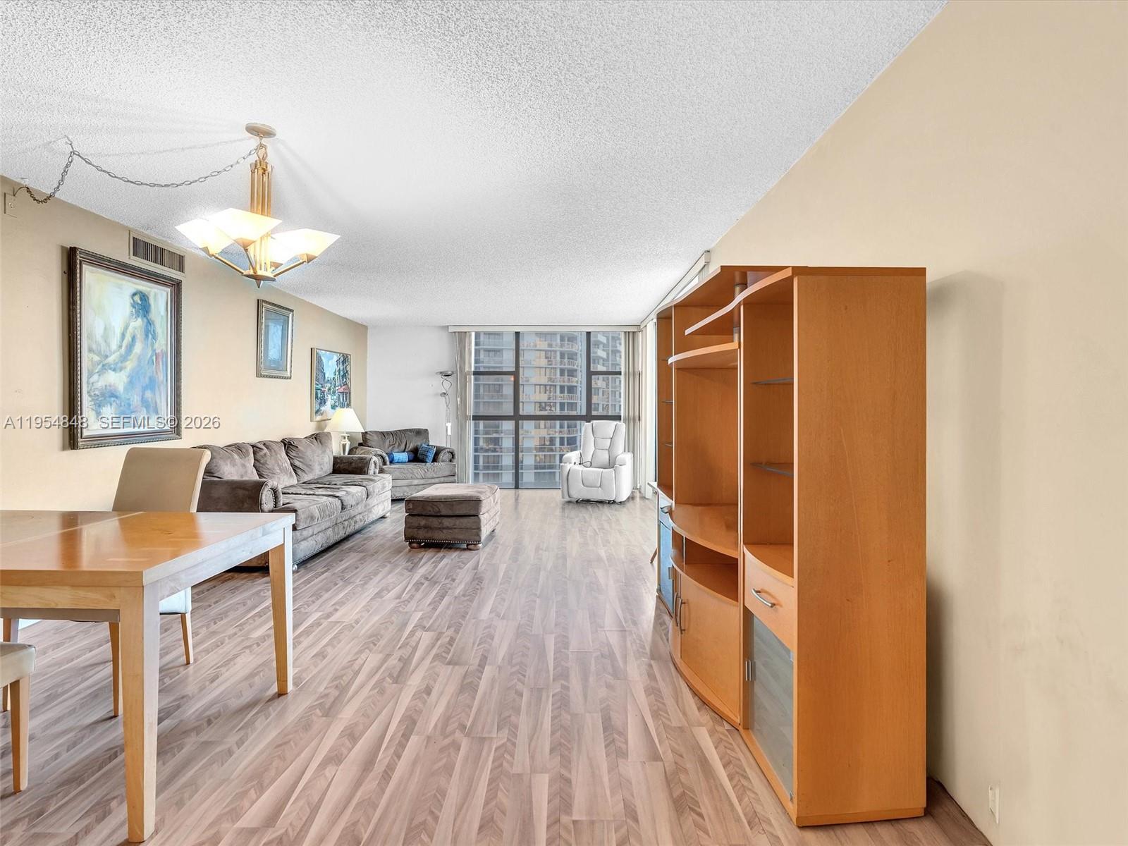 FLAMENCO CONDO TOWER I - Residential