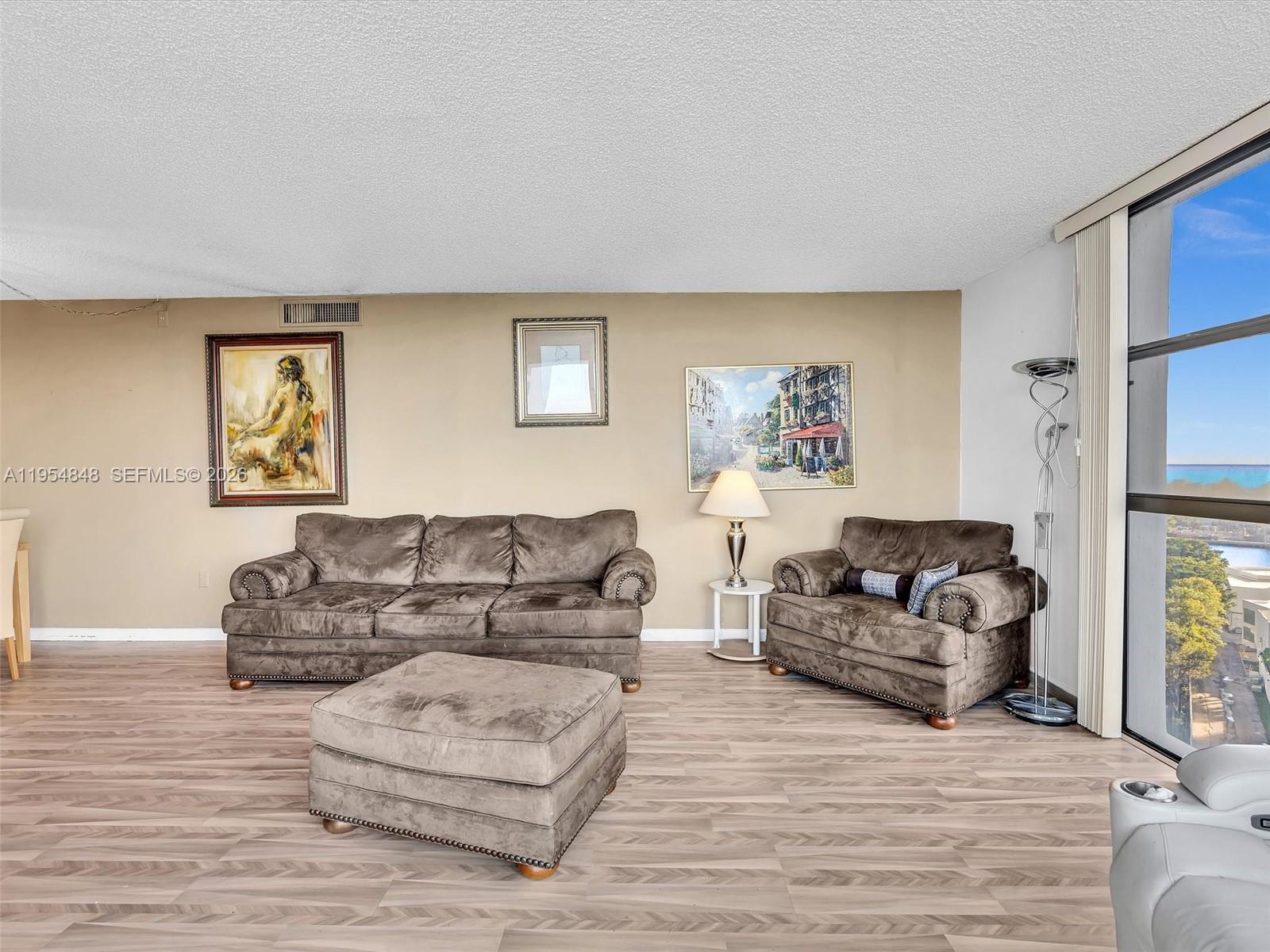 FLAMENCO CONDO TOWER I - Residential