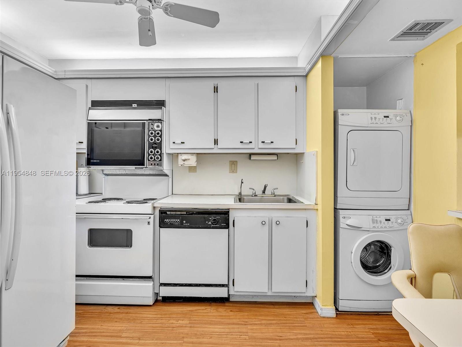 FLAMENCO CONDO TOWER I - Residential