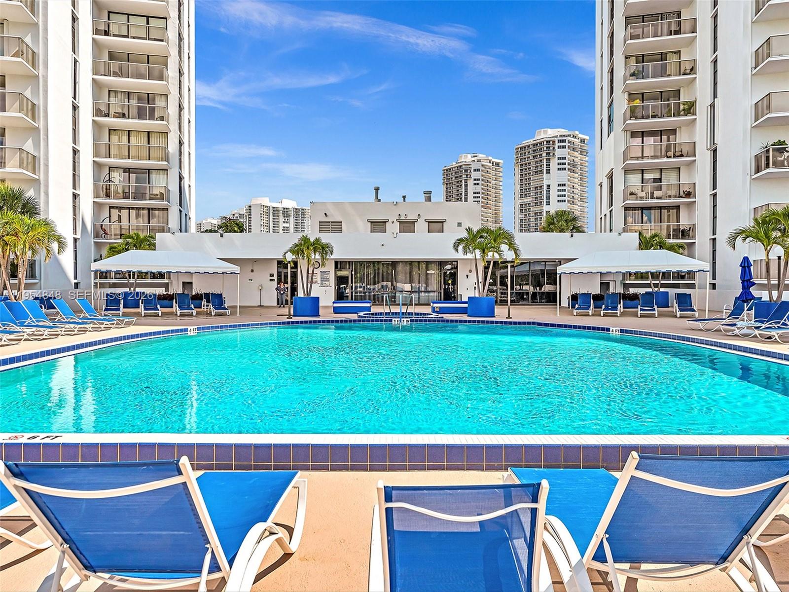 FLAMENCO CONDO TOWER I - Residential