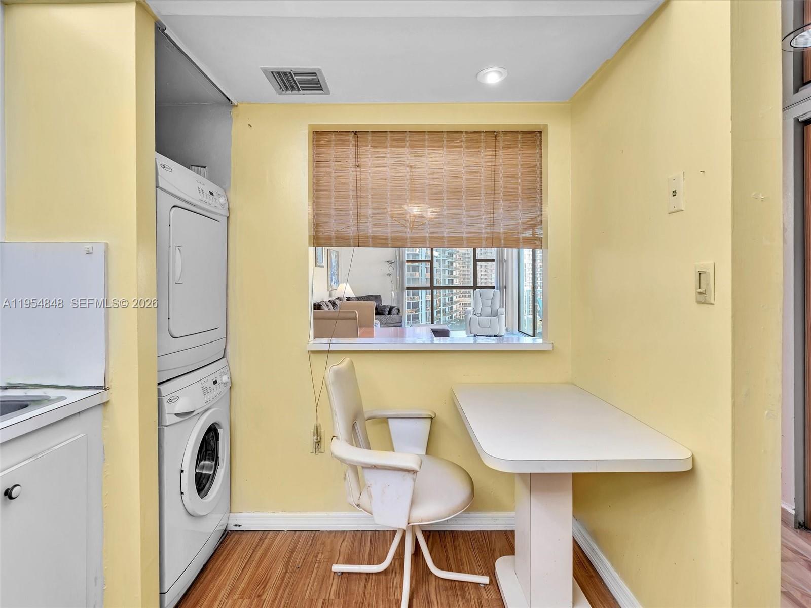 FLAMENCO CONDO TOWER I - Residential