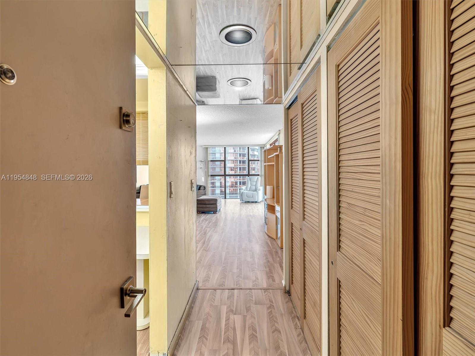 FLAMENCO CONDO TOWER I - Residential