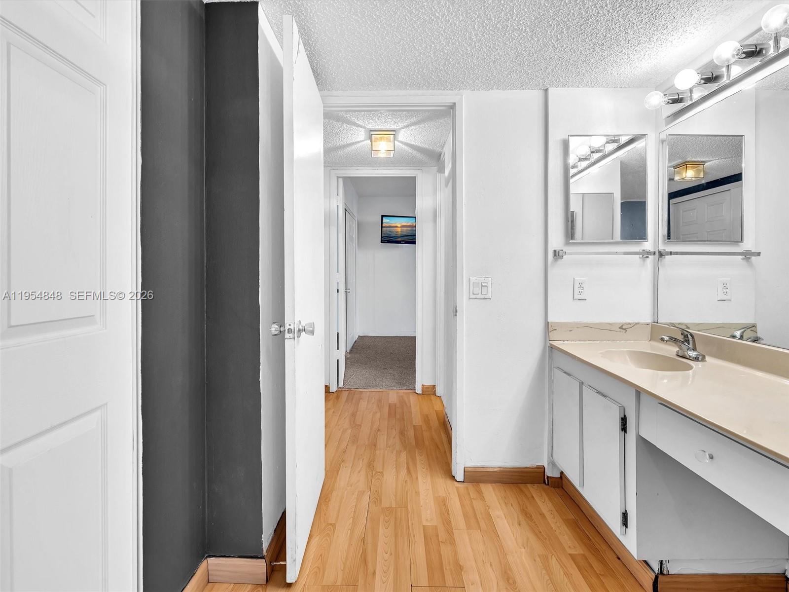 FLAMENCO CONDO TOWER I - Residential