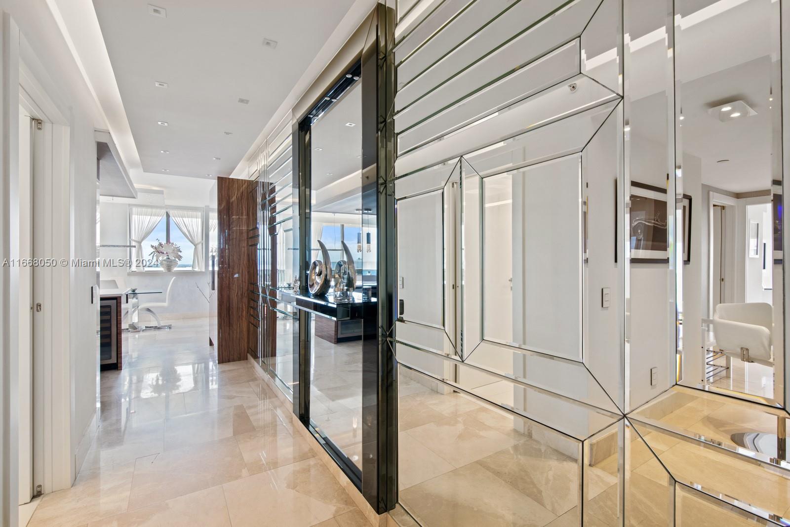 MEI CONDO - Residential