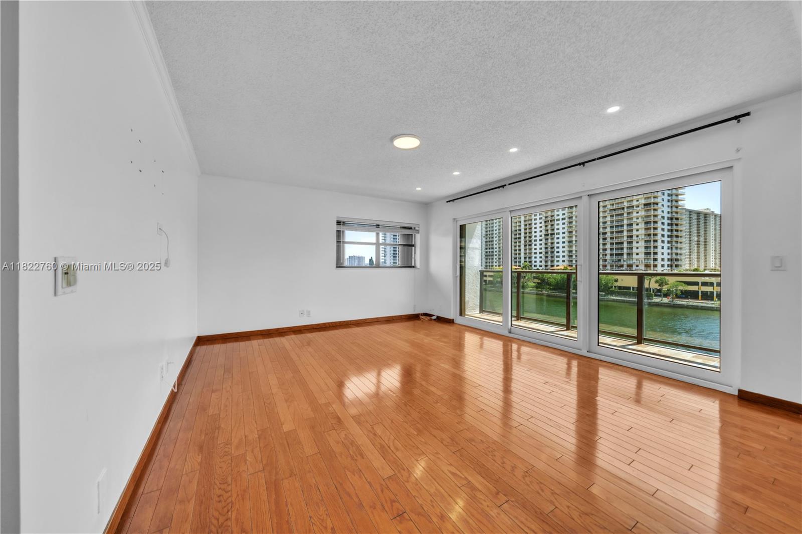 PELICAN LANDING CONDO - Residential Lease