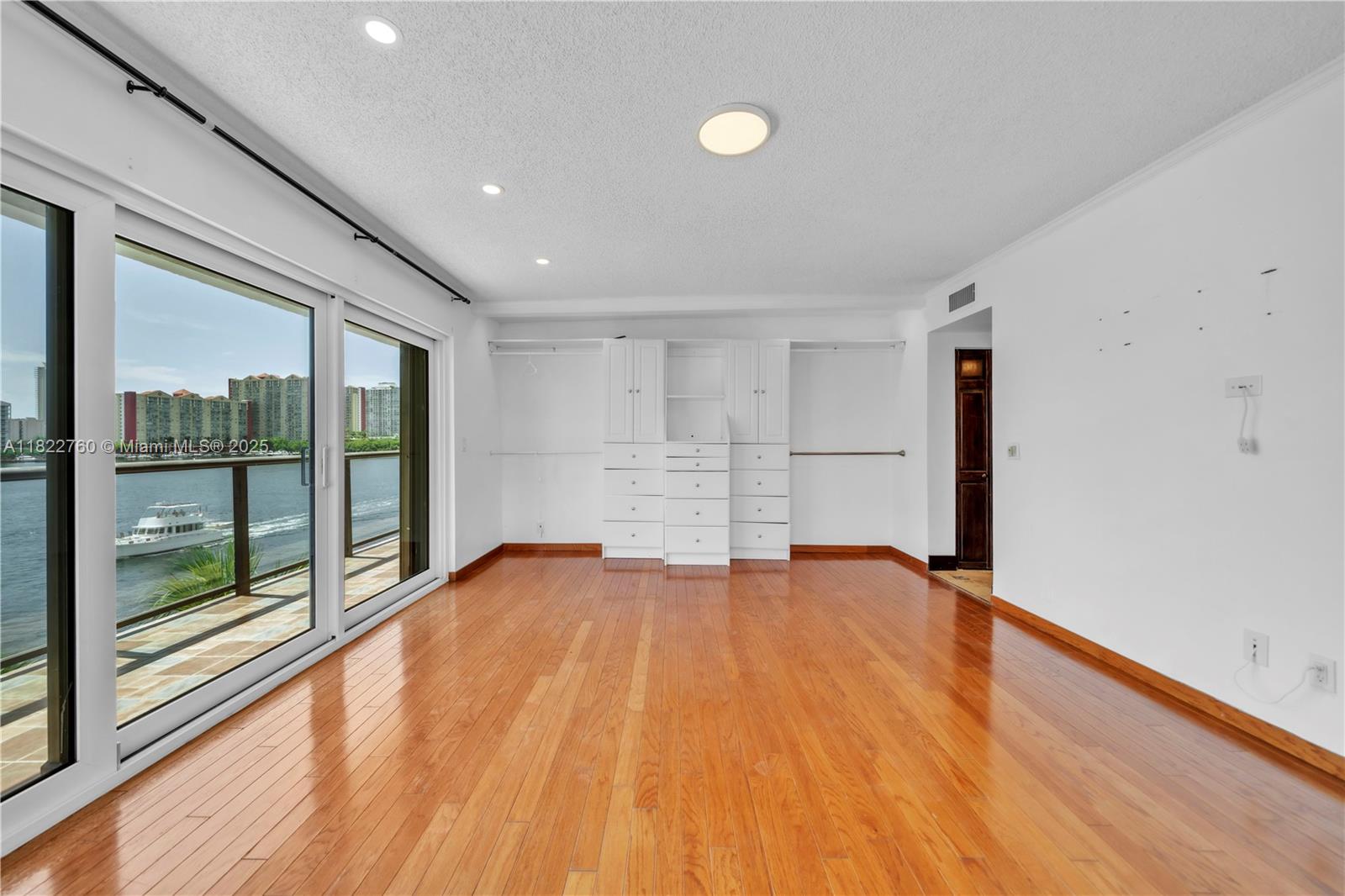PELICAN LANDING CONDO - Residential Lease