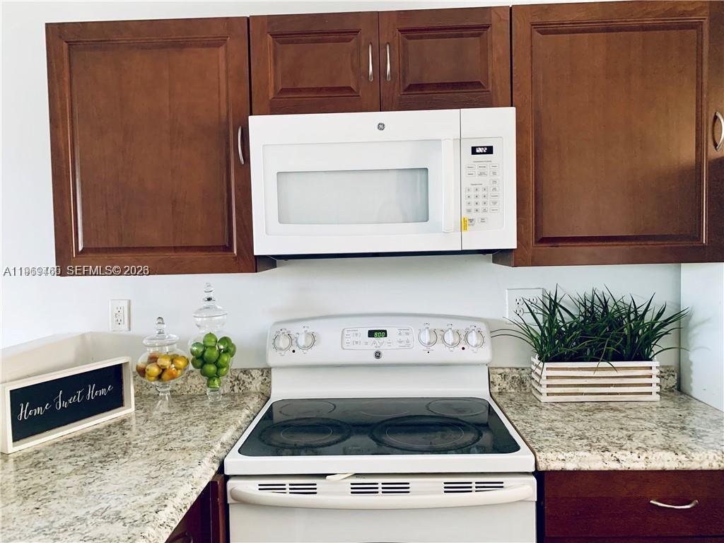 VILLAS DE VENEZIA CONDO - Residential Lease