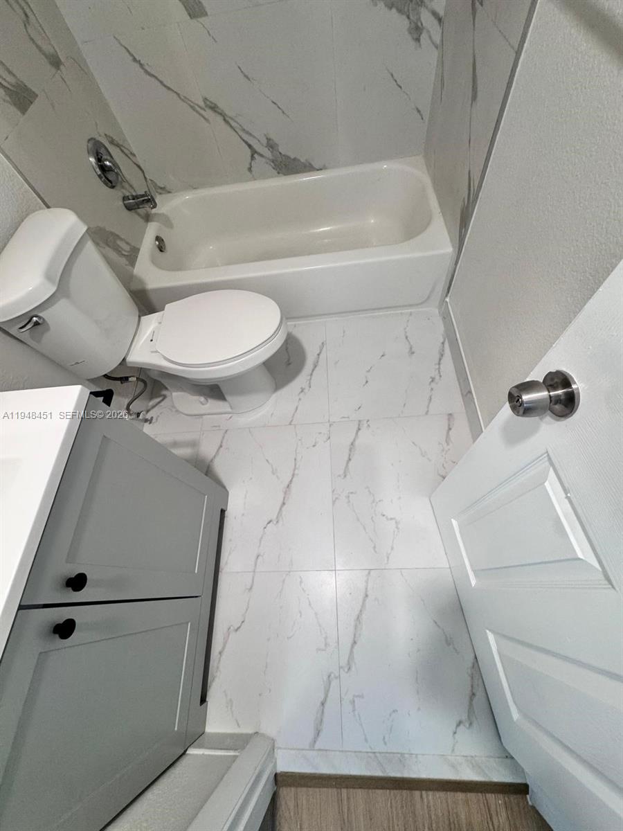 TOWNHOUSES OF PLANTATION - Residential