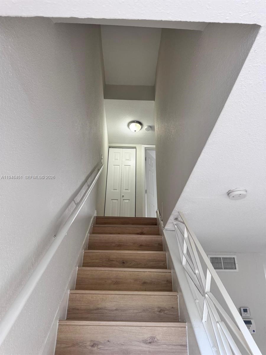 TOWNHOUSES OF PLANTATION - Residential