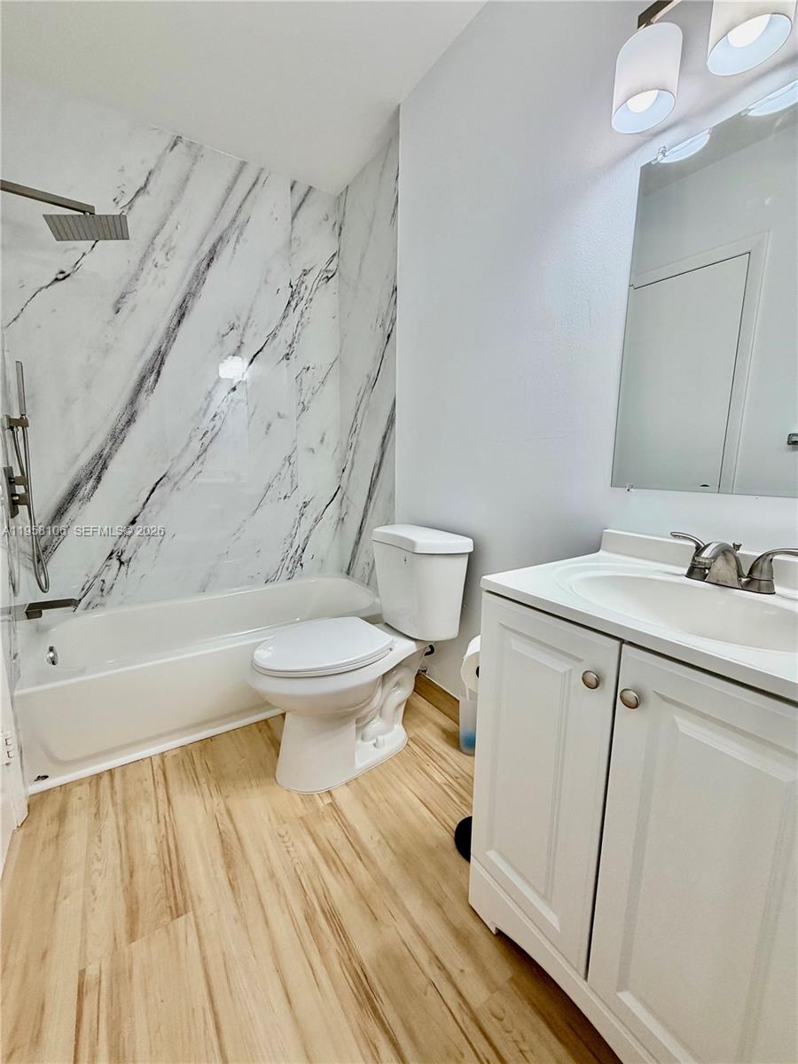 COUNTRY PARK CONDO - Residential