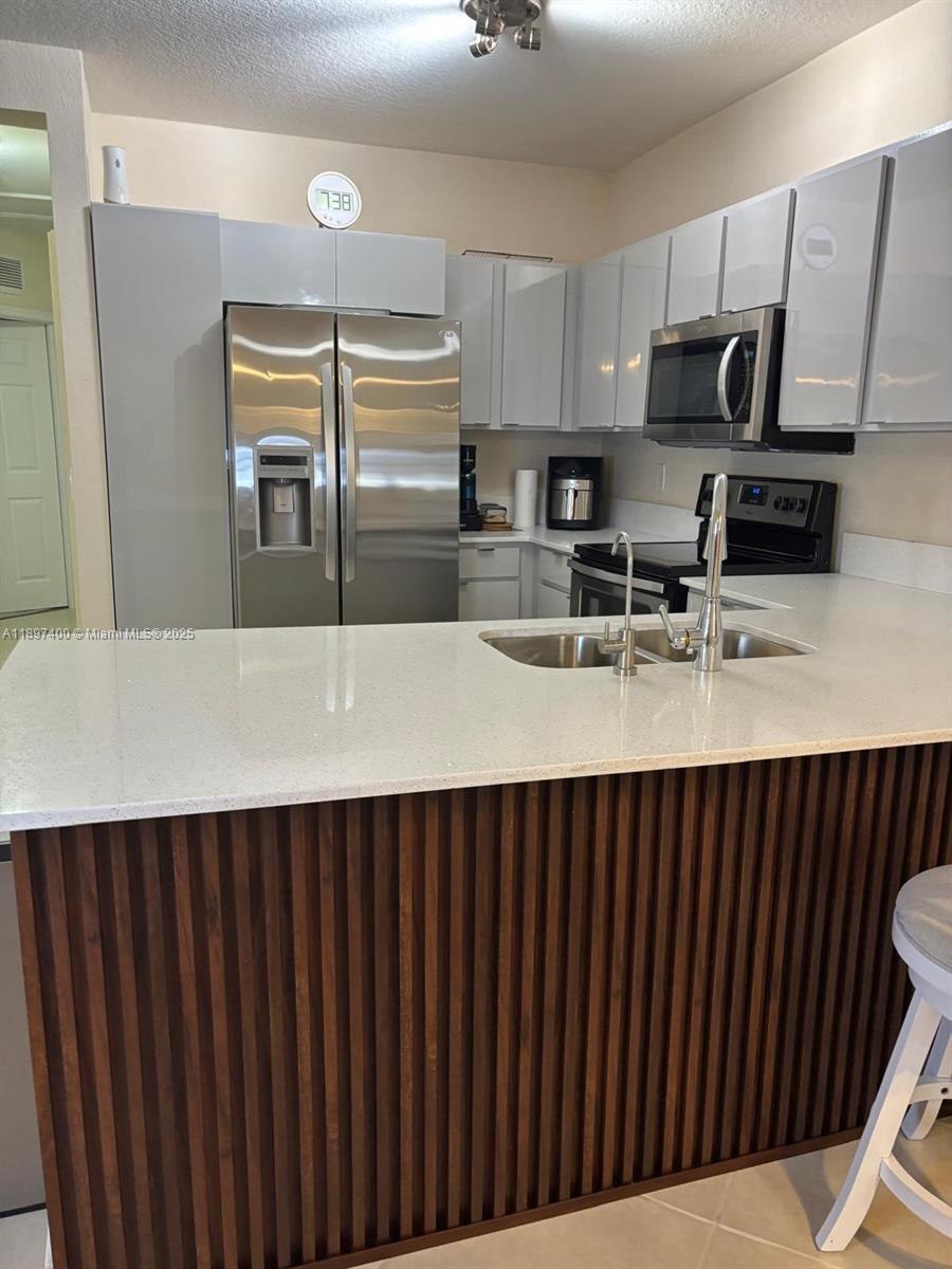 VILLAS OF PALOMINO CONDO - Residential Lease