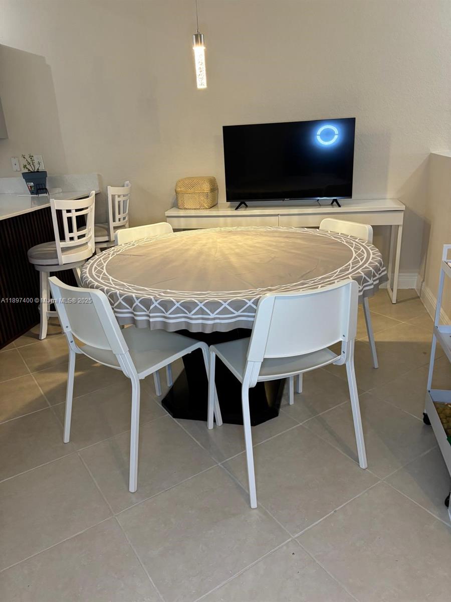 VILLAS OF PALOMINO CONDO - Residential Lease