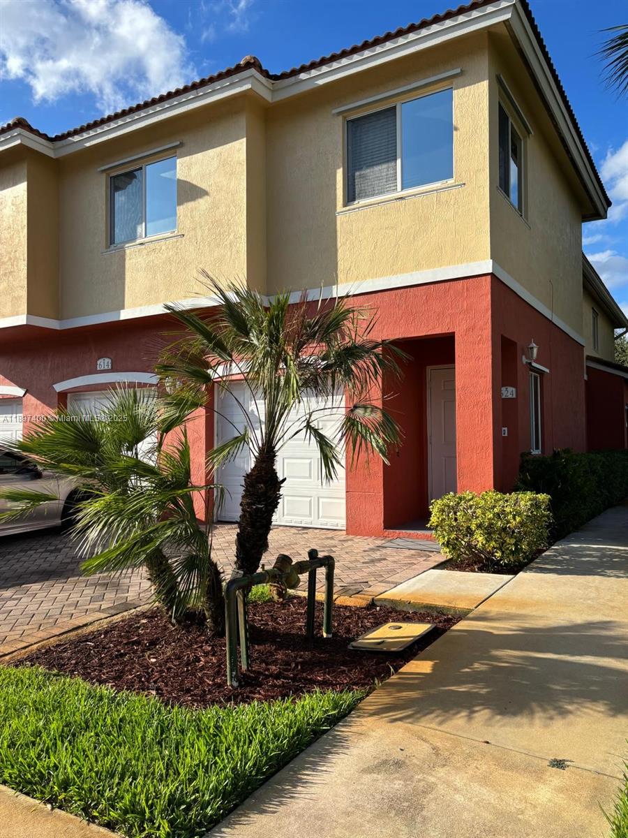 VILLAS OF PALOMINO CONDO - Residential Lease