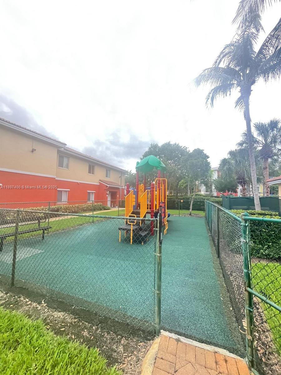 VILLAS OF PALOMINO CONDO - Residential Lease