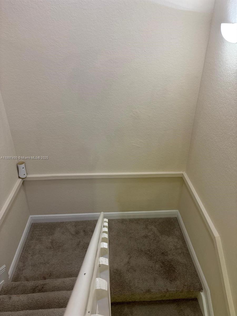 VILLAS OF PALOMINO CONDO - Residential Lease