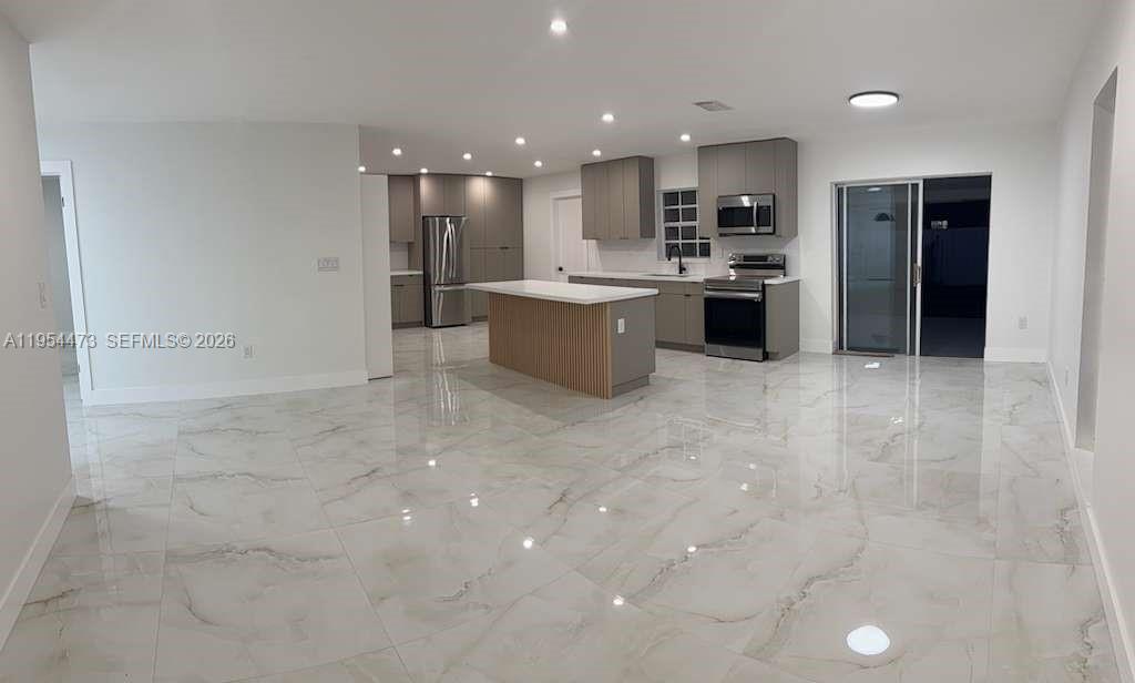 GRAND CANAL HOMES CONDO N - Residential