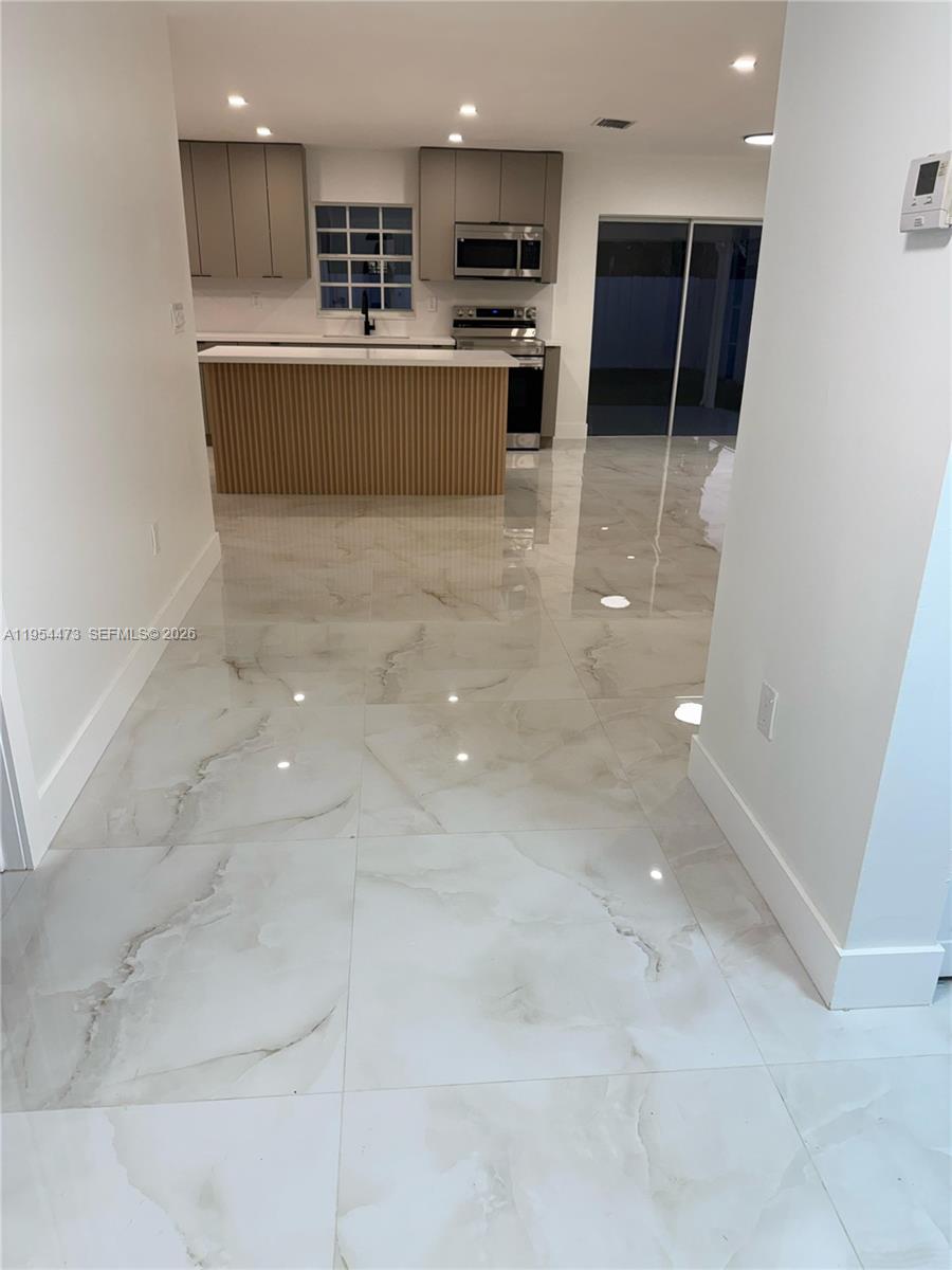 GRAND CANAL HOMES CONDO N - Residential