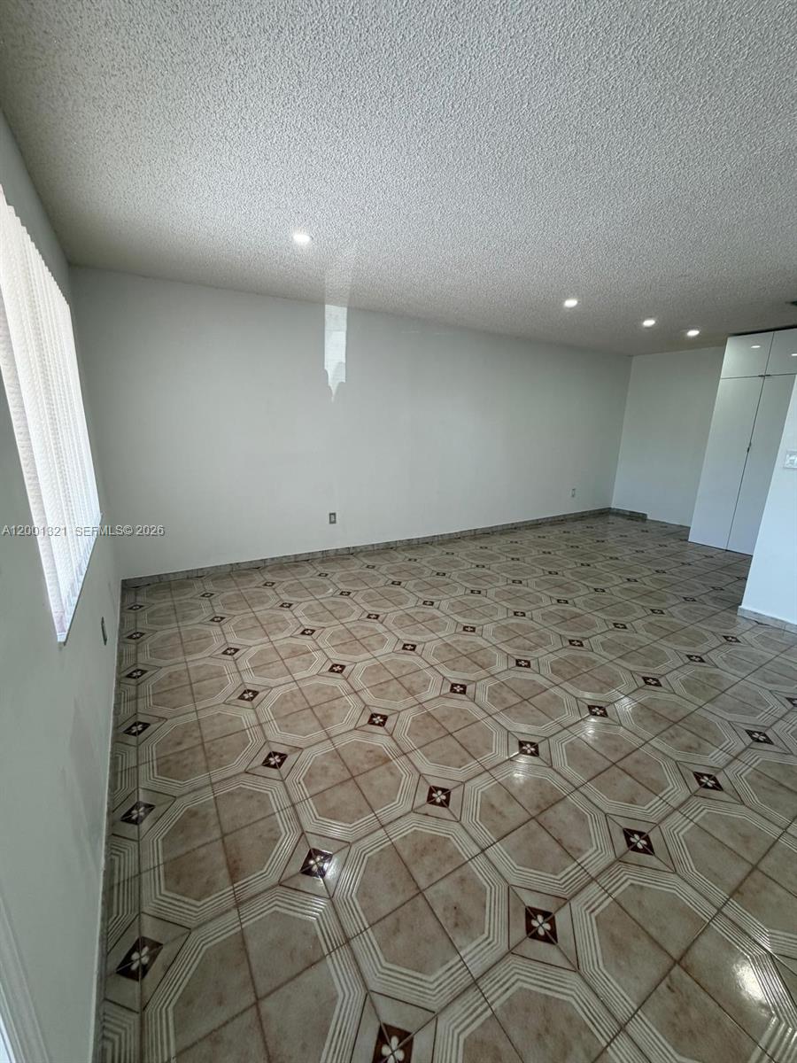 S MIAMI HEIGHTS ADDN C - Residential