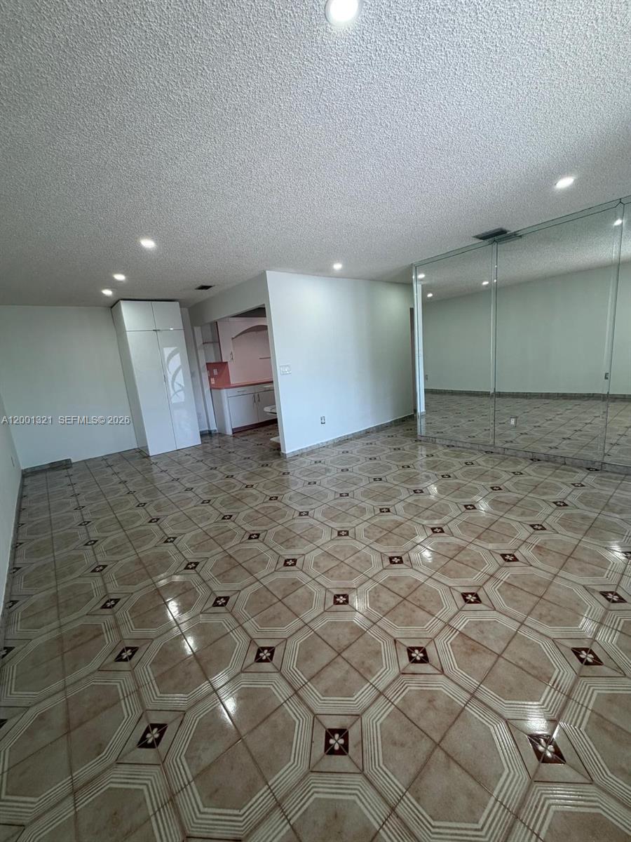 S MIAMI HEIGHTS ADDN C - Residential