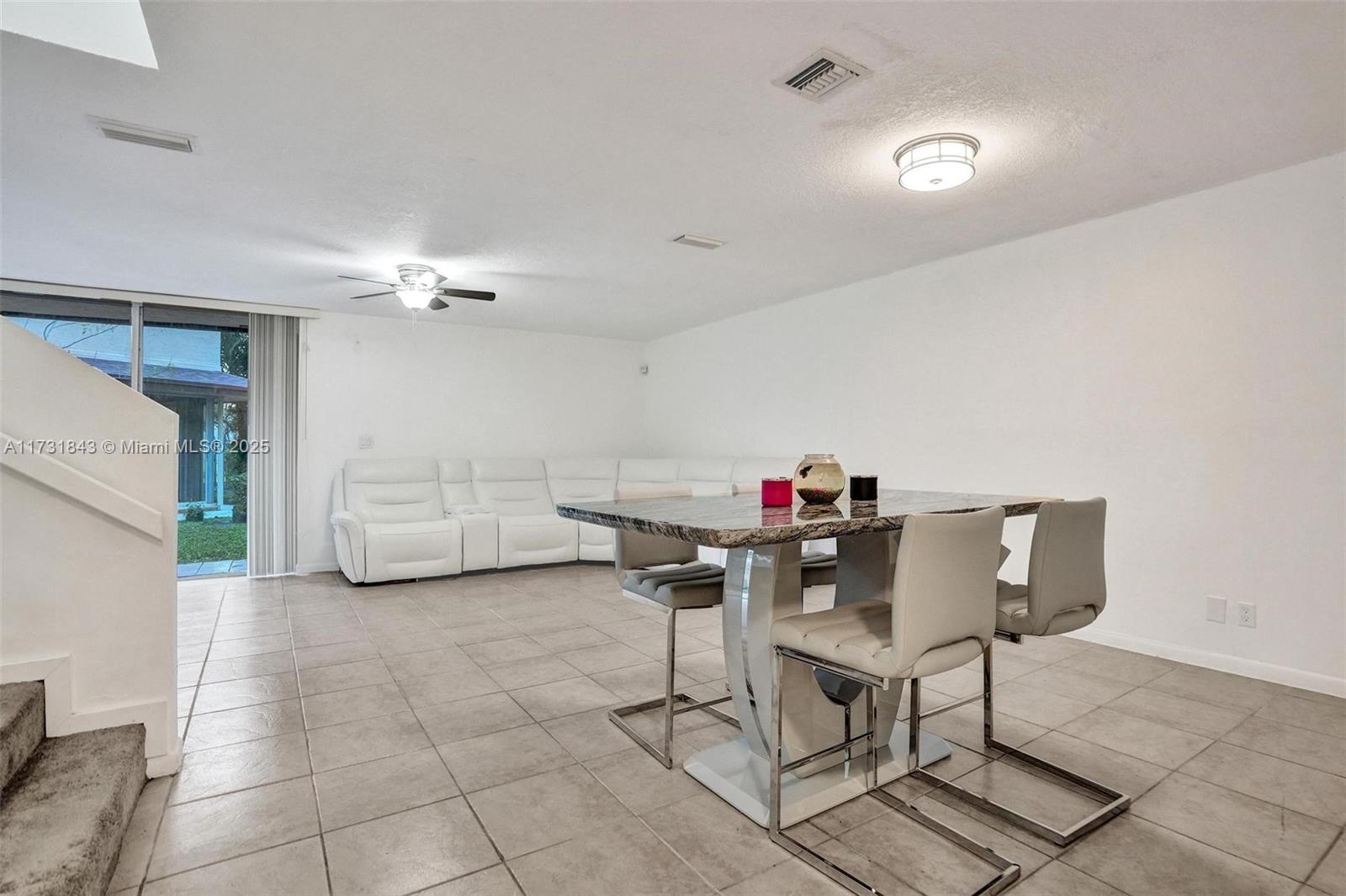 HAMPTONS OF NORTH LAUDERD - Residential