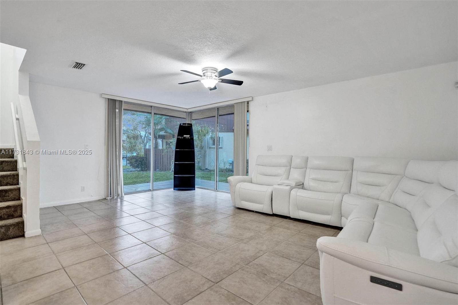 HAMPTONS OF NORTH LAUDERD - Residential