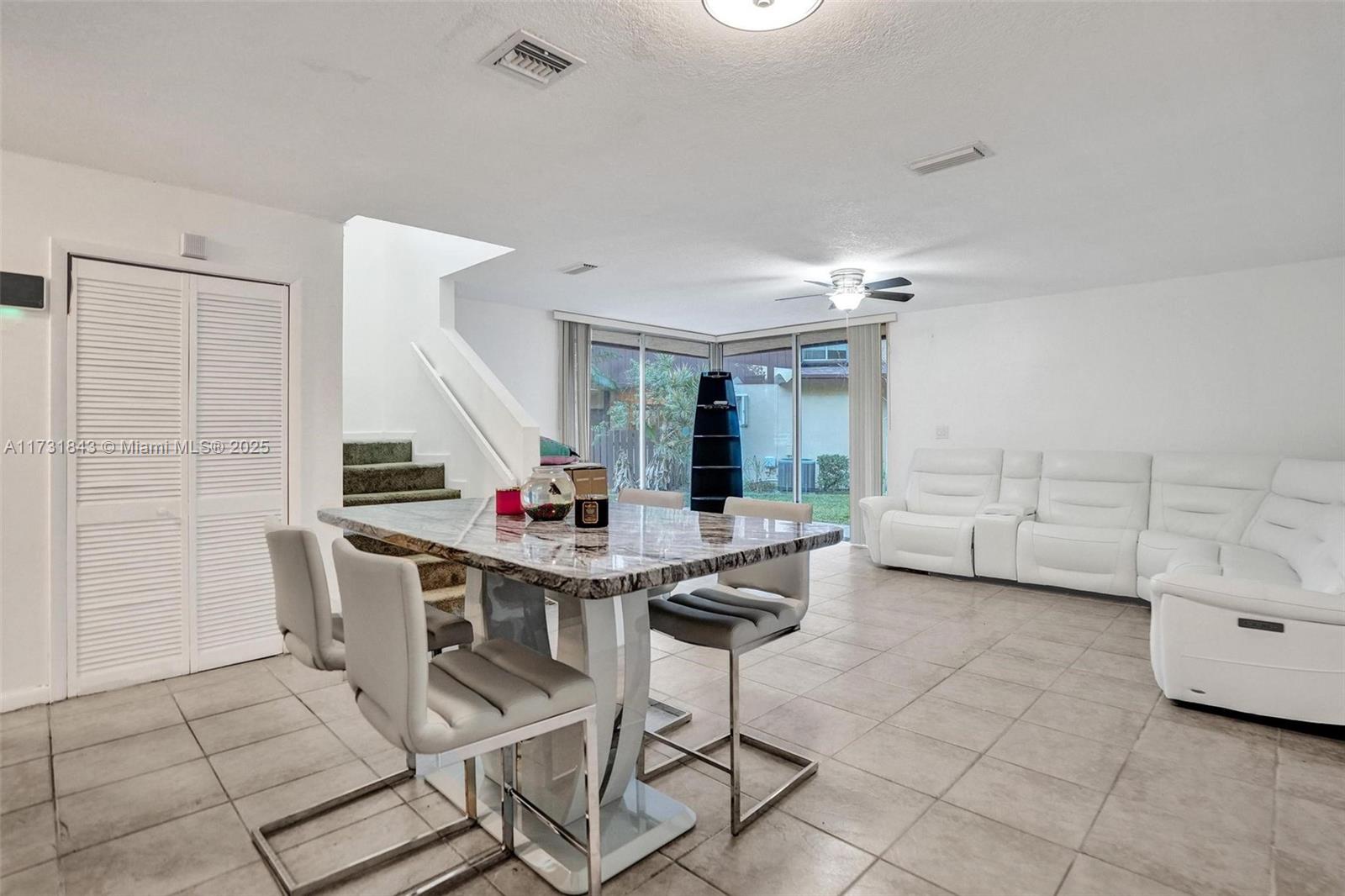 HAMPTONS OF NORTH LAUDERD - Residential