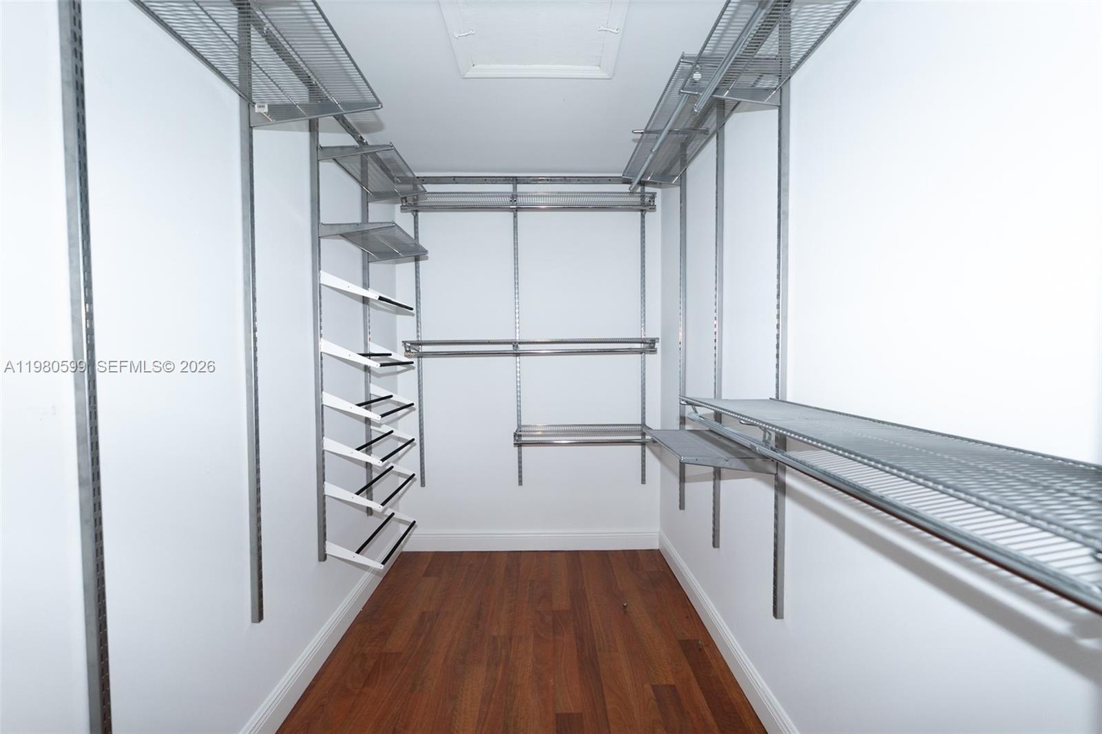 LES CHALETS AT INTL GARDE - Residential Lease