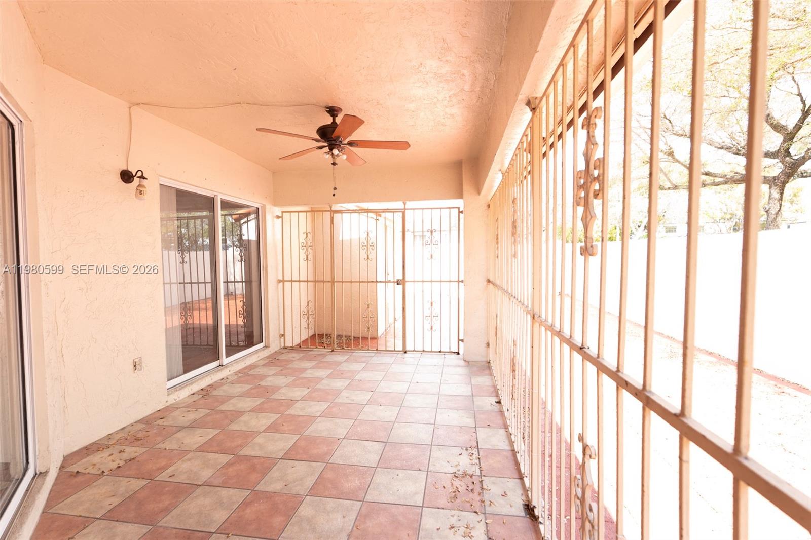 LES CHALETS AT INTL GARDE - Residential Lease