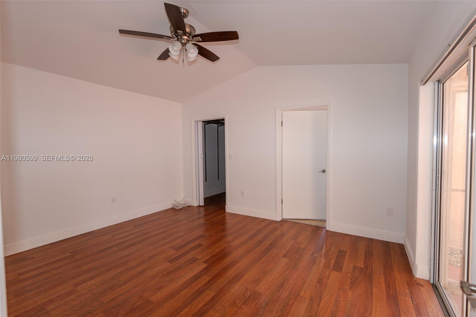 LES CHALETS AT INTL GARDE - Residential Lease