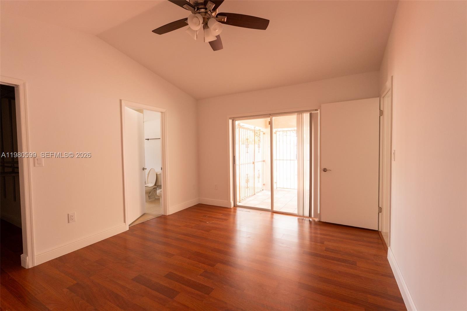 LES CHALETS AT INTL GARDE - Residential Lease