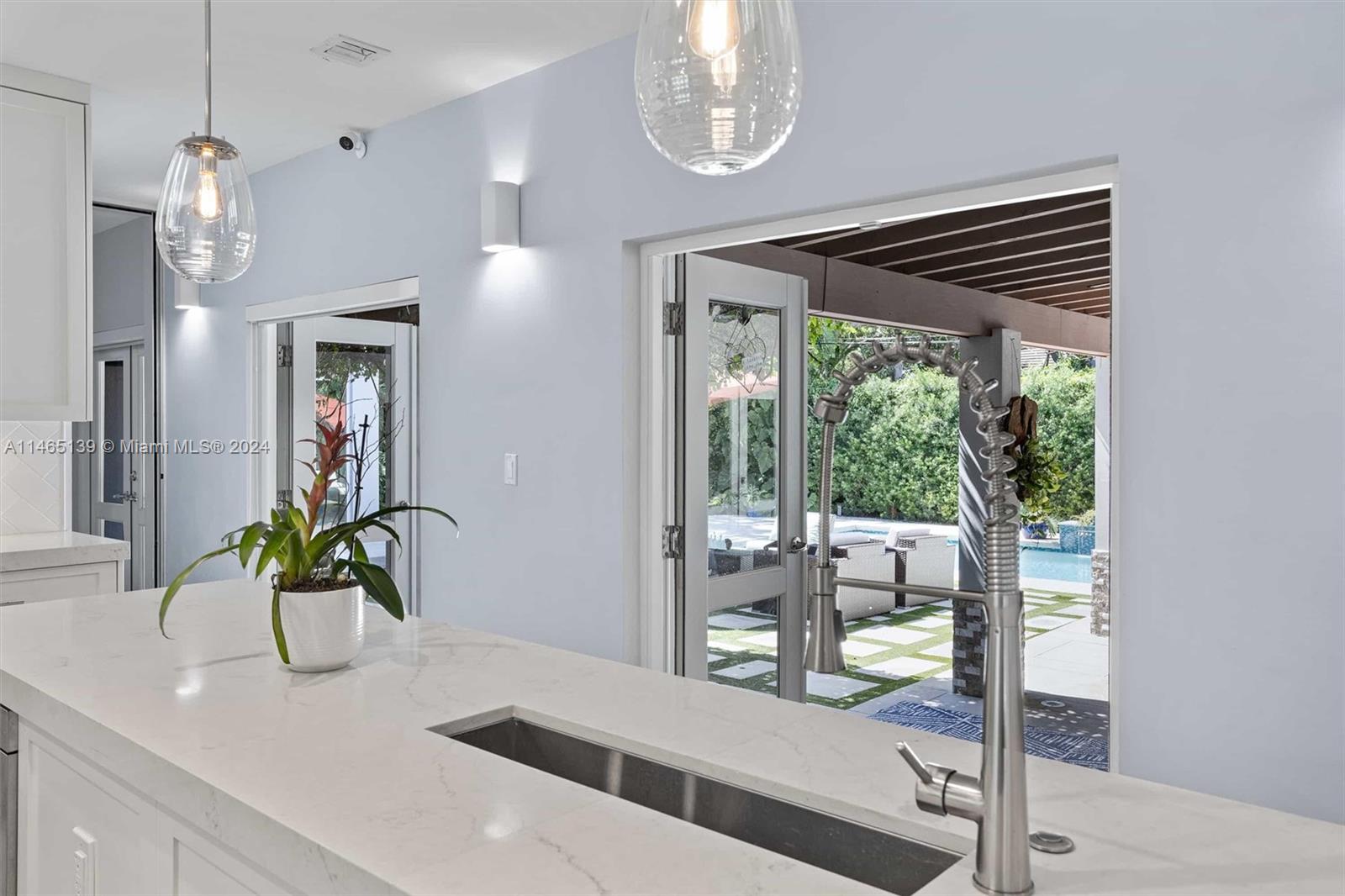 HELMS COUNTRY ESTATES RE- - Residential