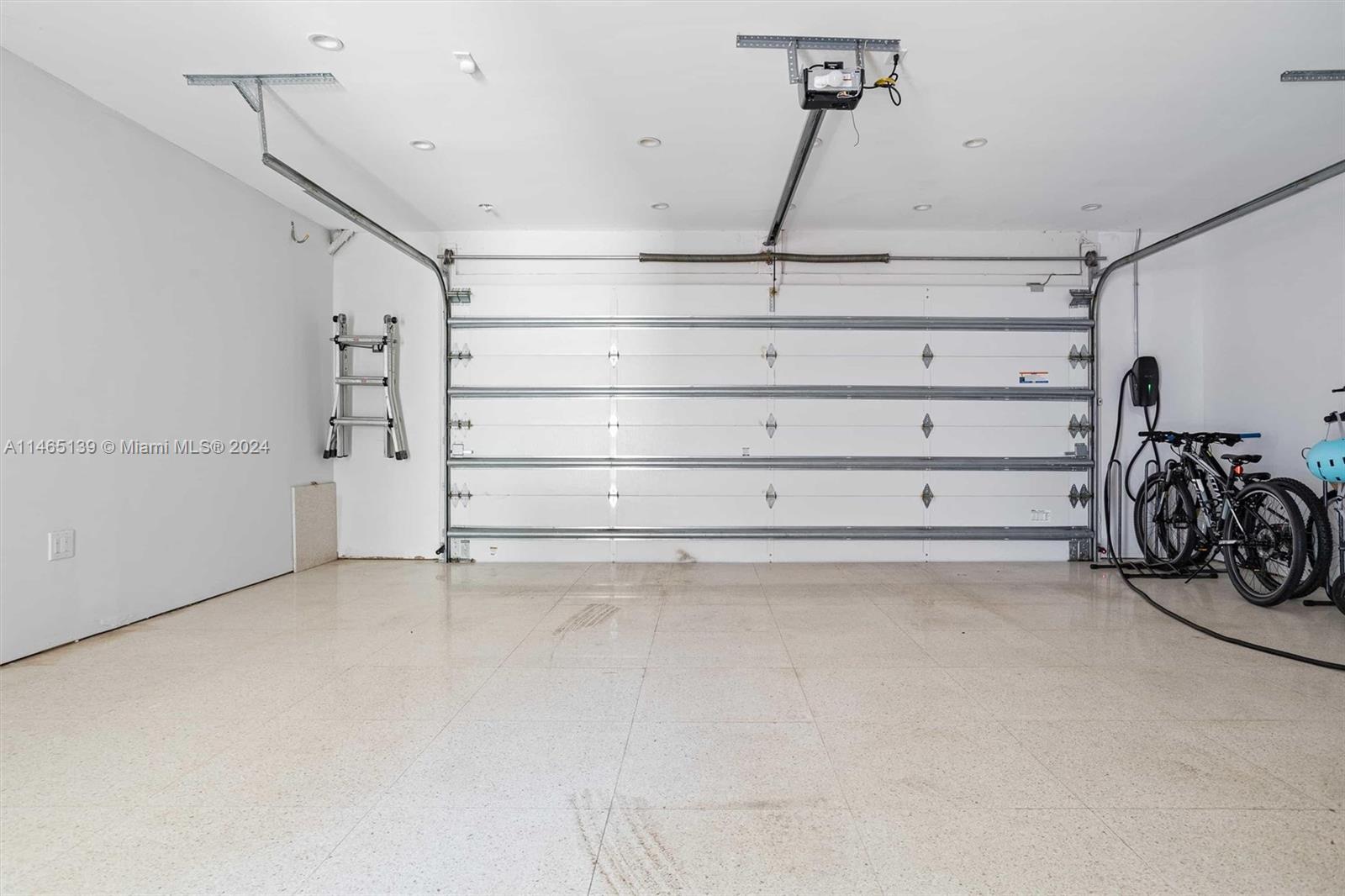 HELMS COUNTRY ESTATES RE- - Residential