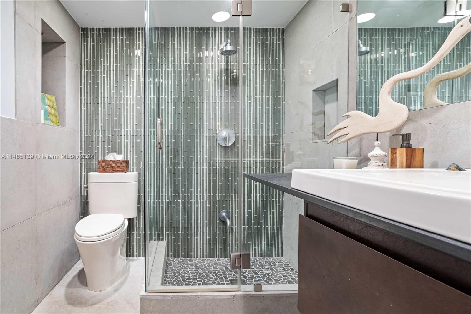 HELMS COUNTRY ESTATES RE- - Residential