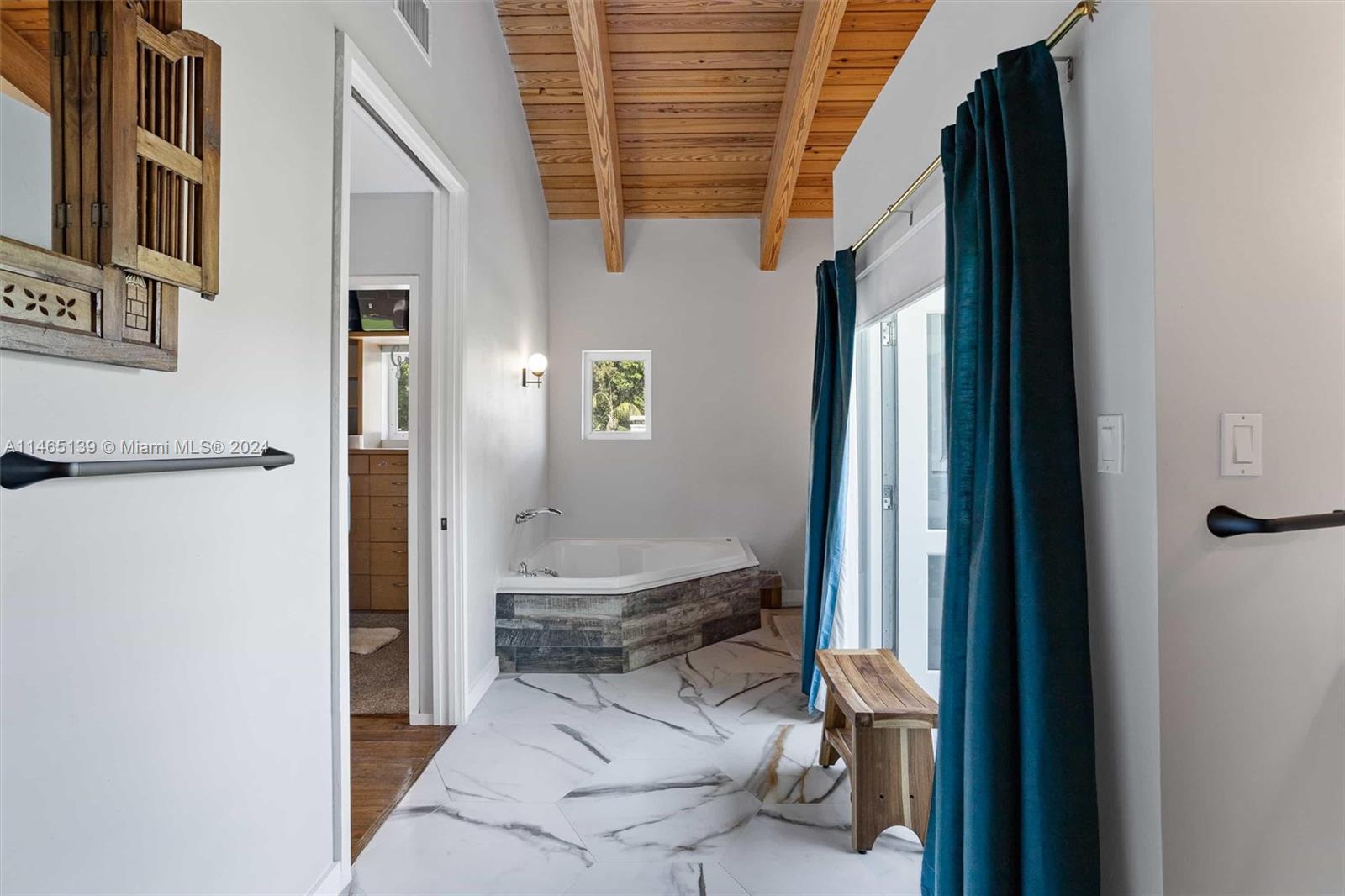 HELMS COUNTRY ESTATES RE- - Residential