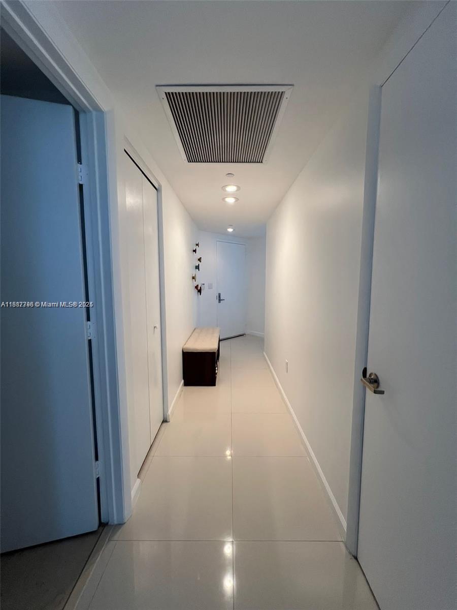 ICONBRICKELL CONDO NO 1 - Residential
