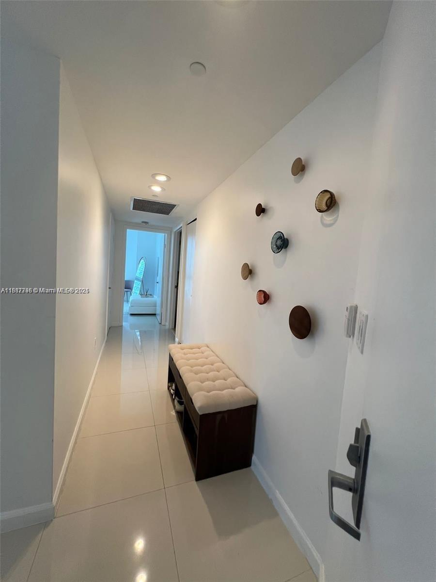 ICONBRICKELL CONDO NO 1 - Residential