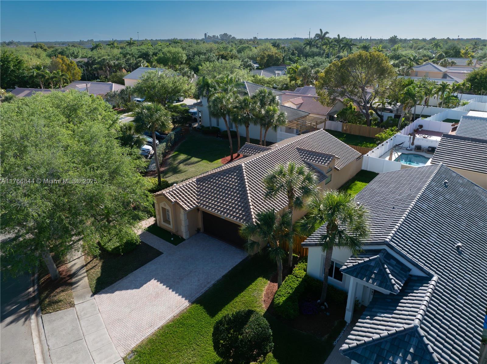 LAKES OF WESTERN PINES RE - Residential