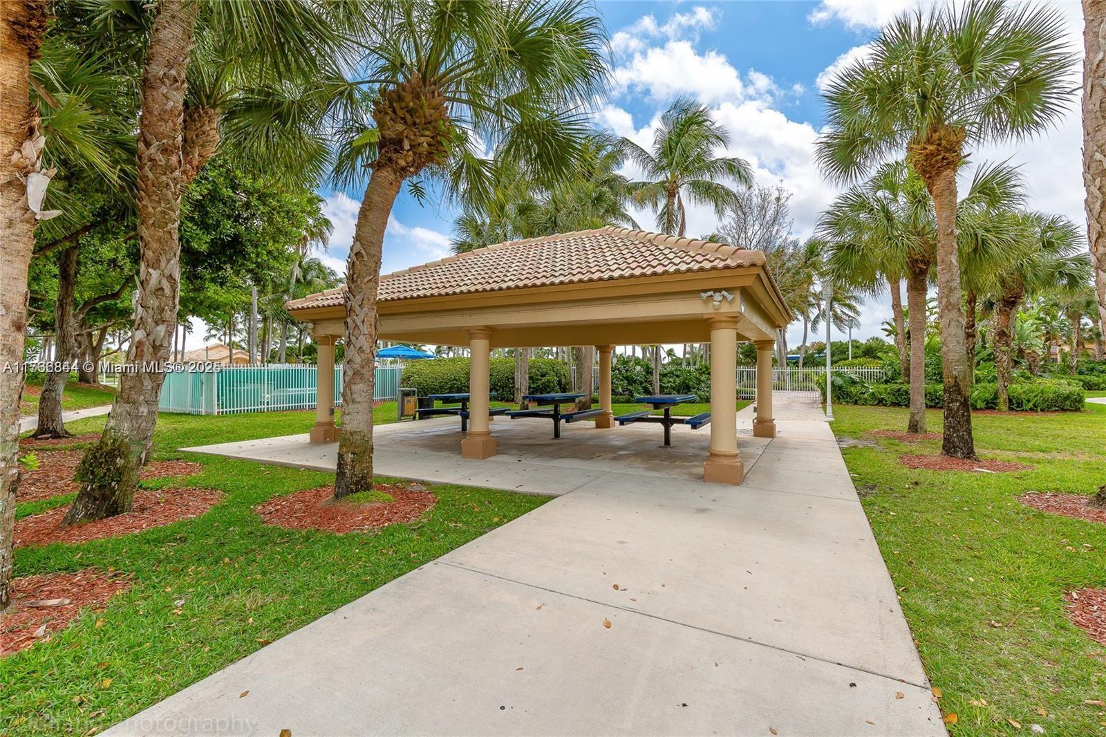 LAKES OF WESTERN PINES RE - Residential