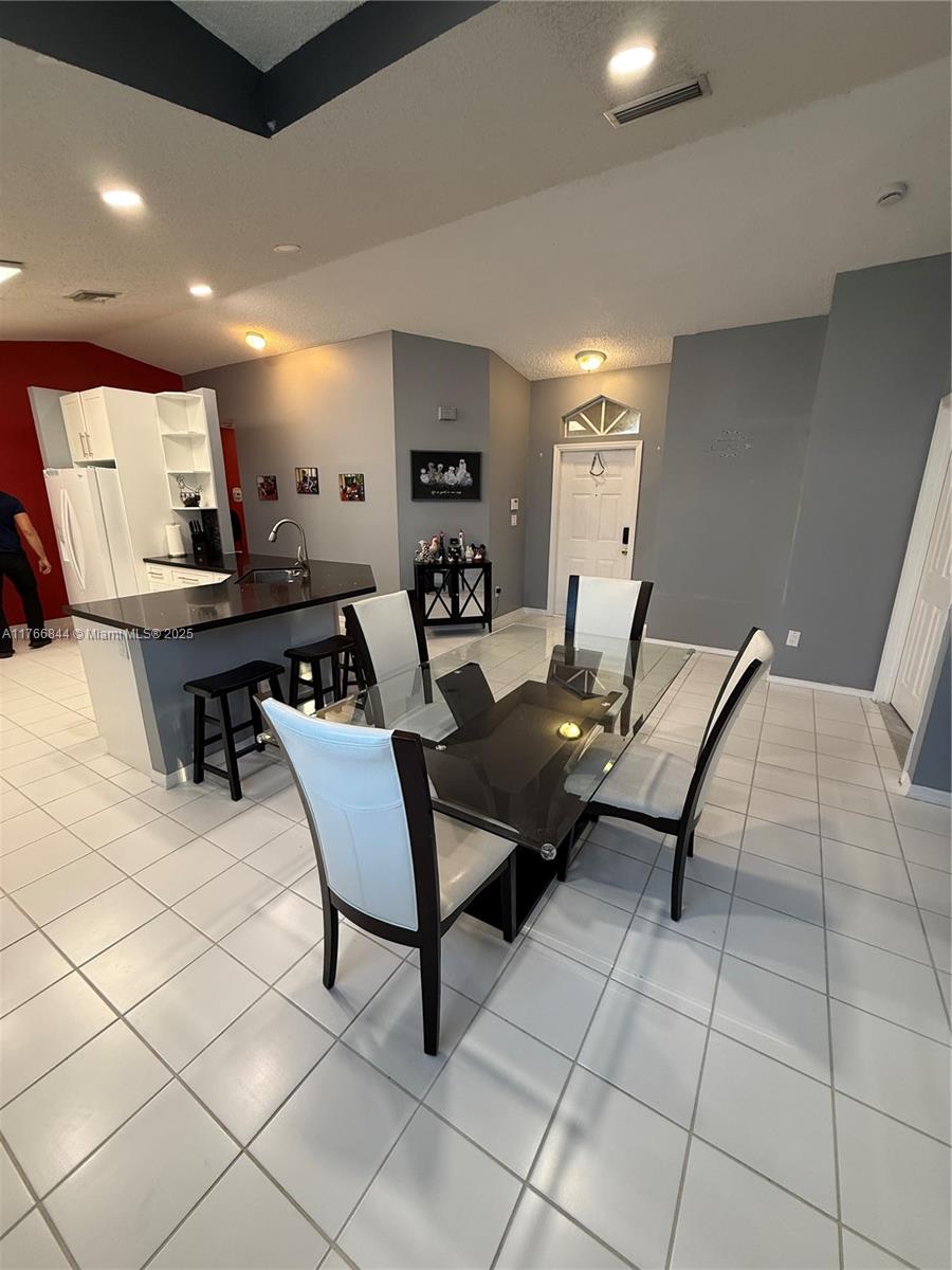 LAKES OF WESTERN PINES RE - Residential