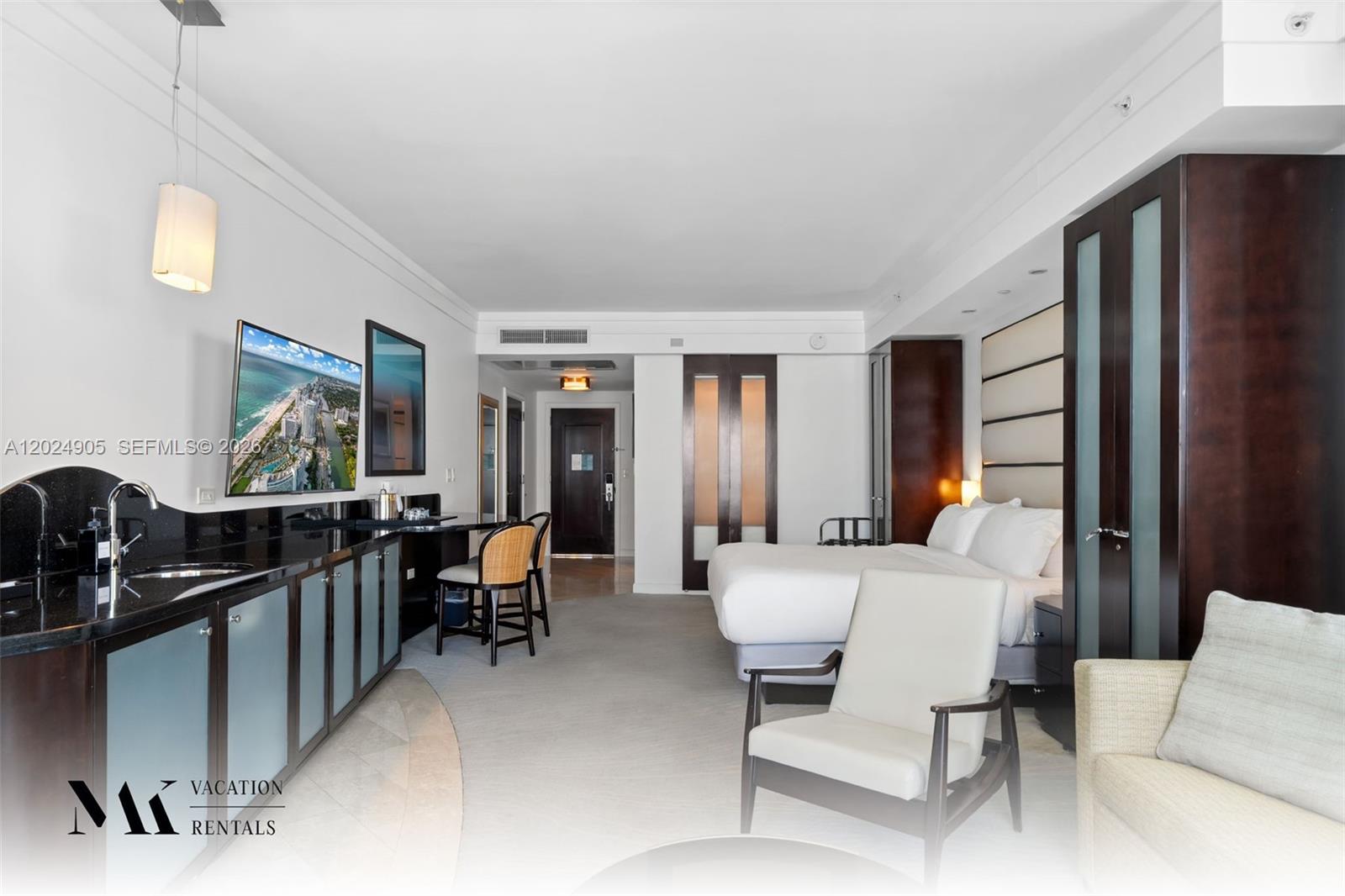 FONTAINEBLEAU III OCEAN C - Residential